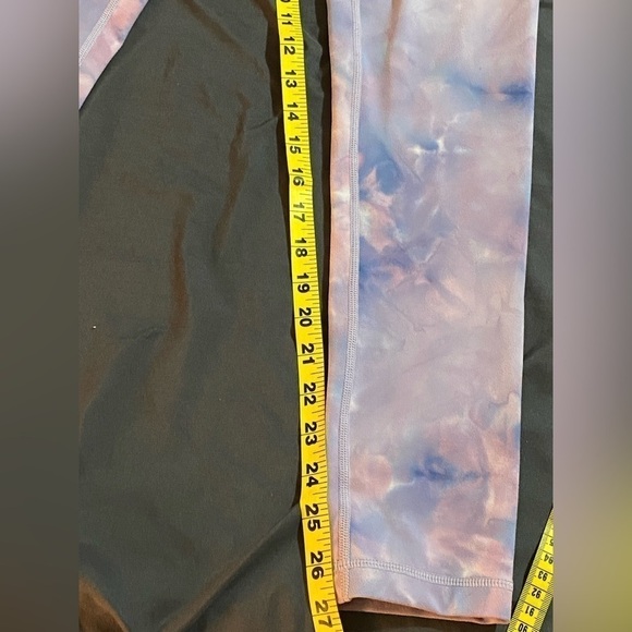 Zella Size Small Yoga leggings pink and purple clouds - Picture 4 of 5